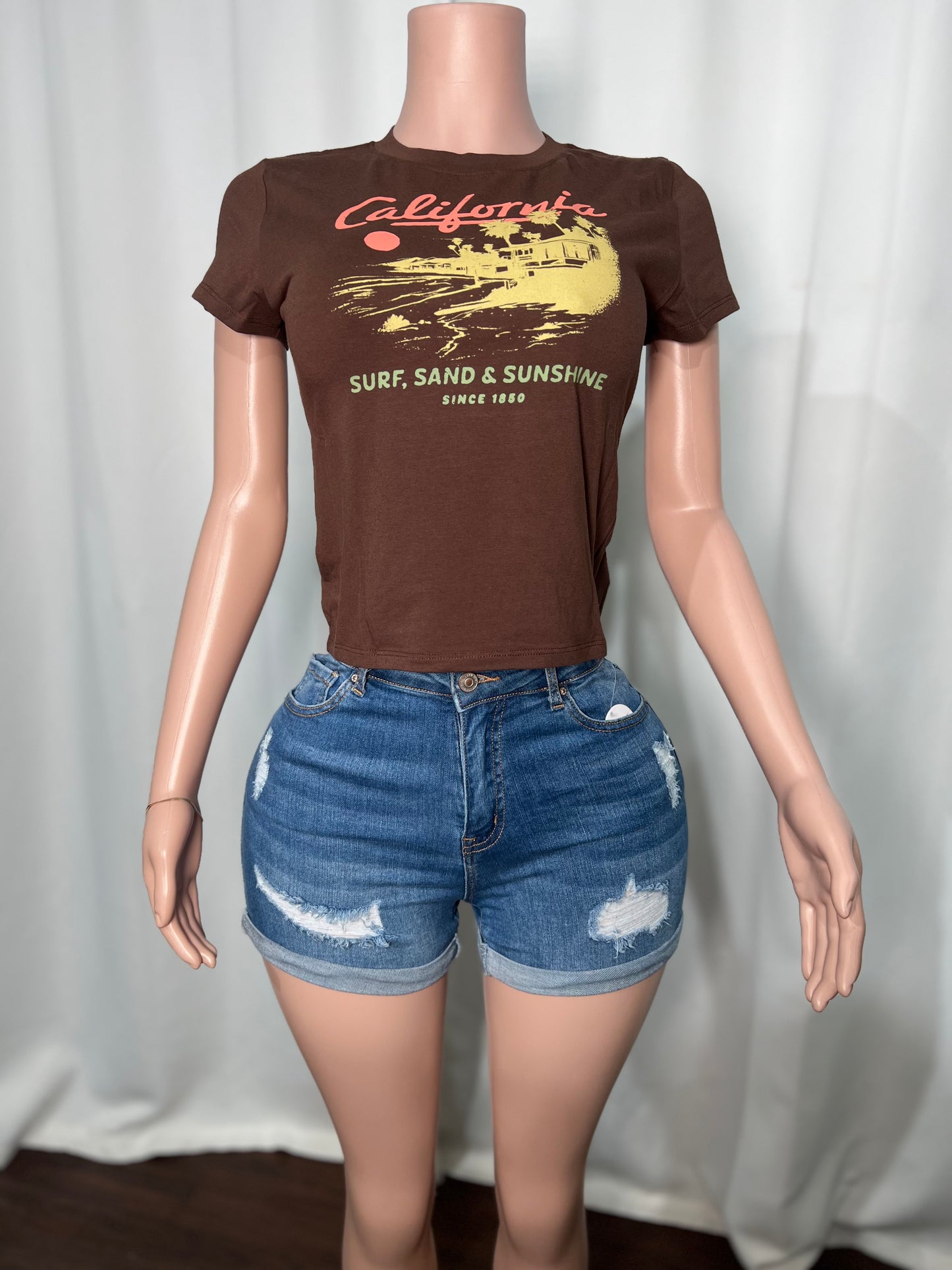 SURF, SAND & SUNSHINE GRAPHIC TEE