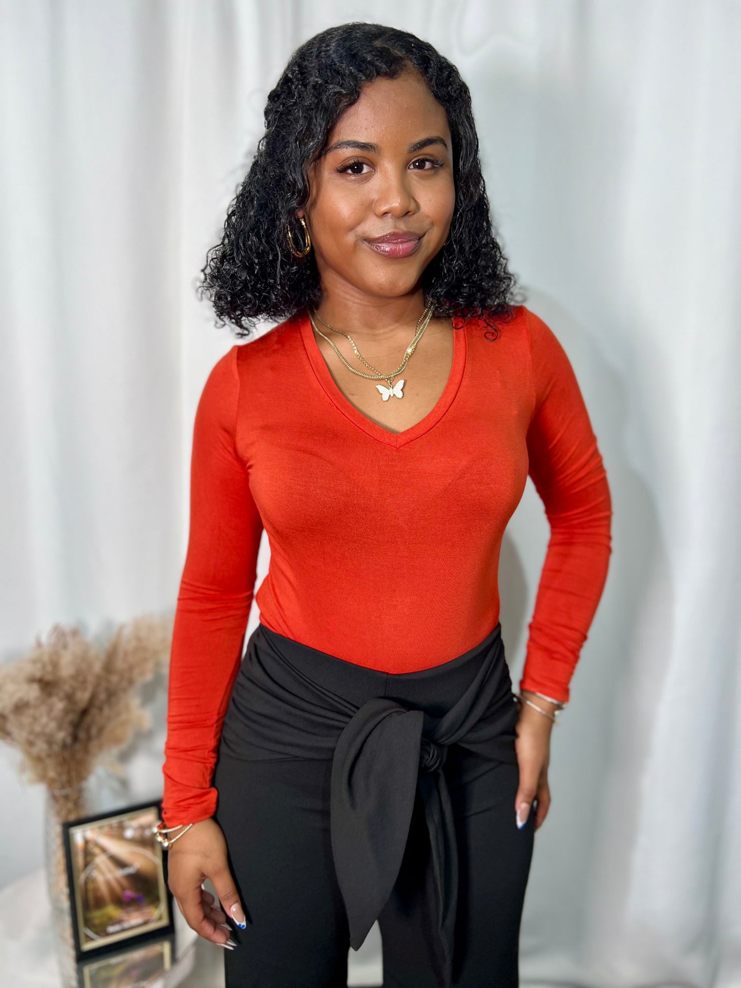 V-NECK LONG SLEEVE TEE