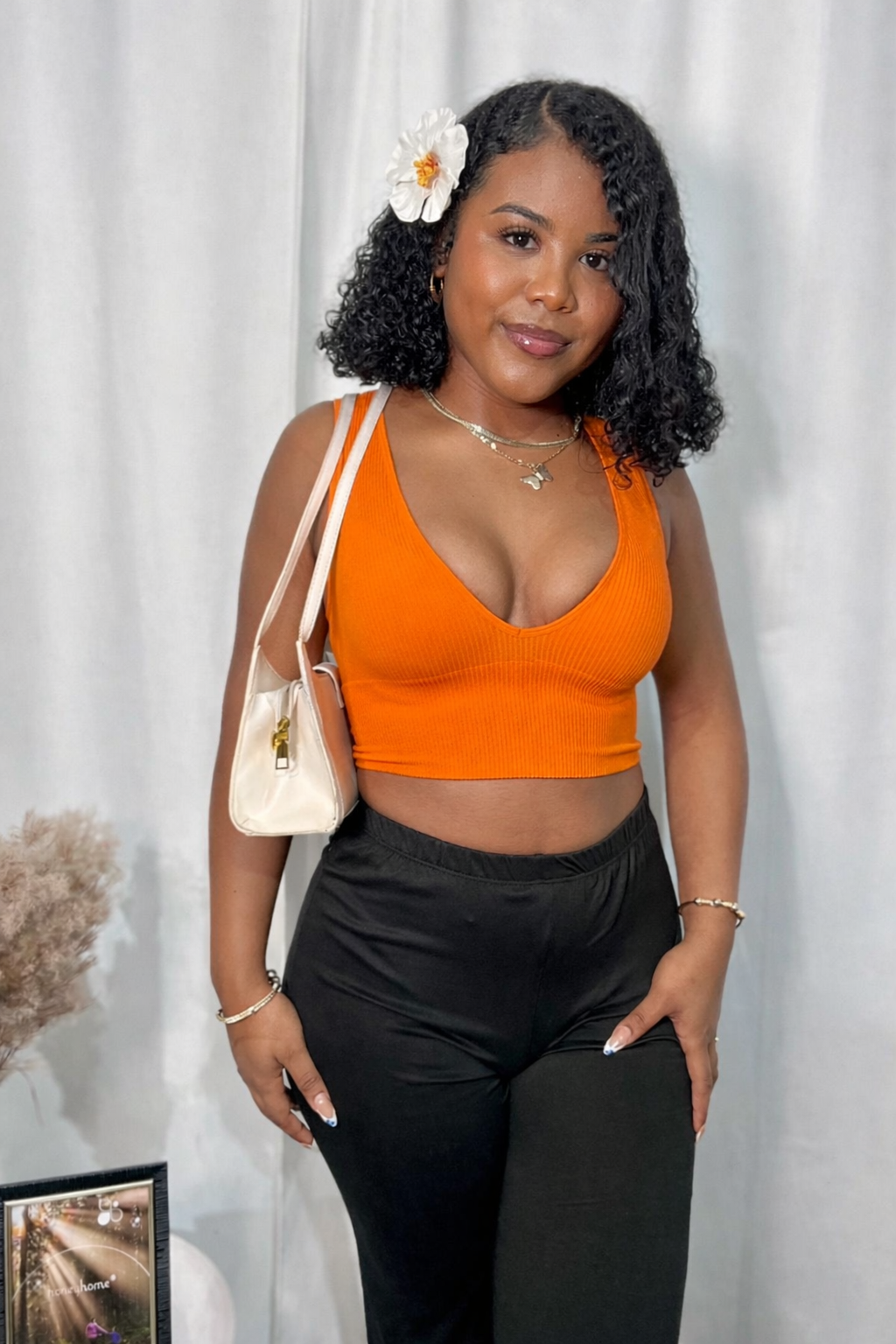 SEAMLESS V NECK CROPTOP