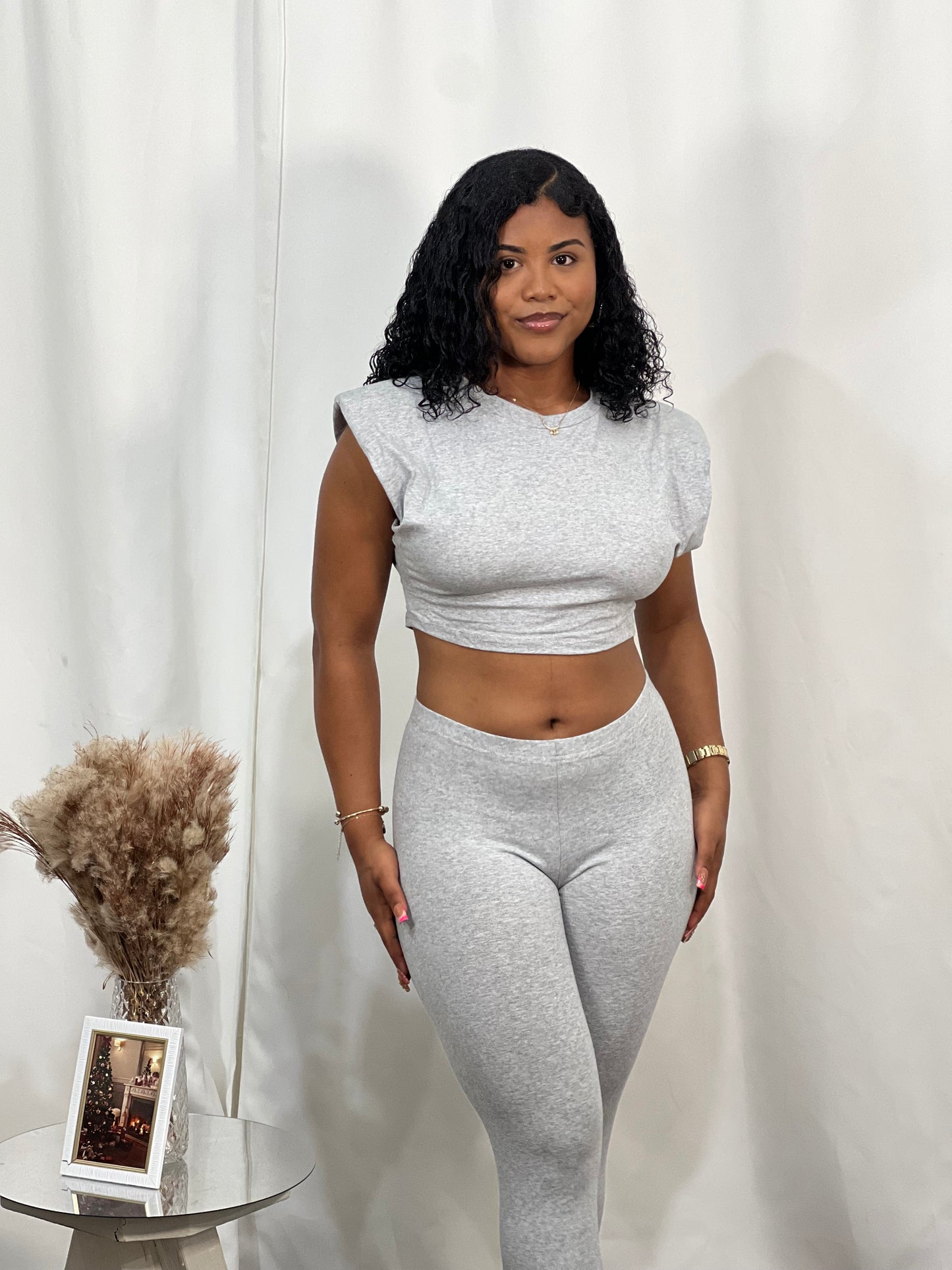 PADED SLEEVELESS CROP TOP/ LEGGINGS SET