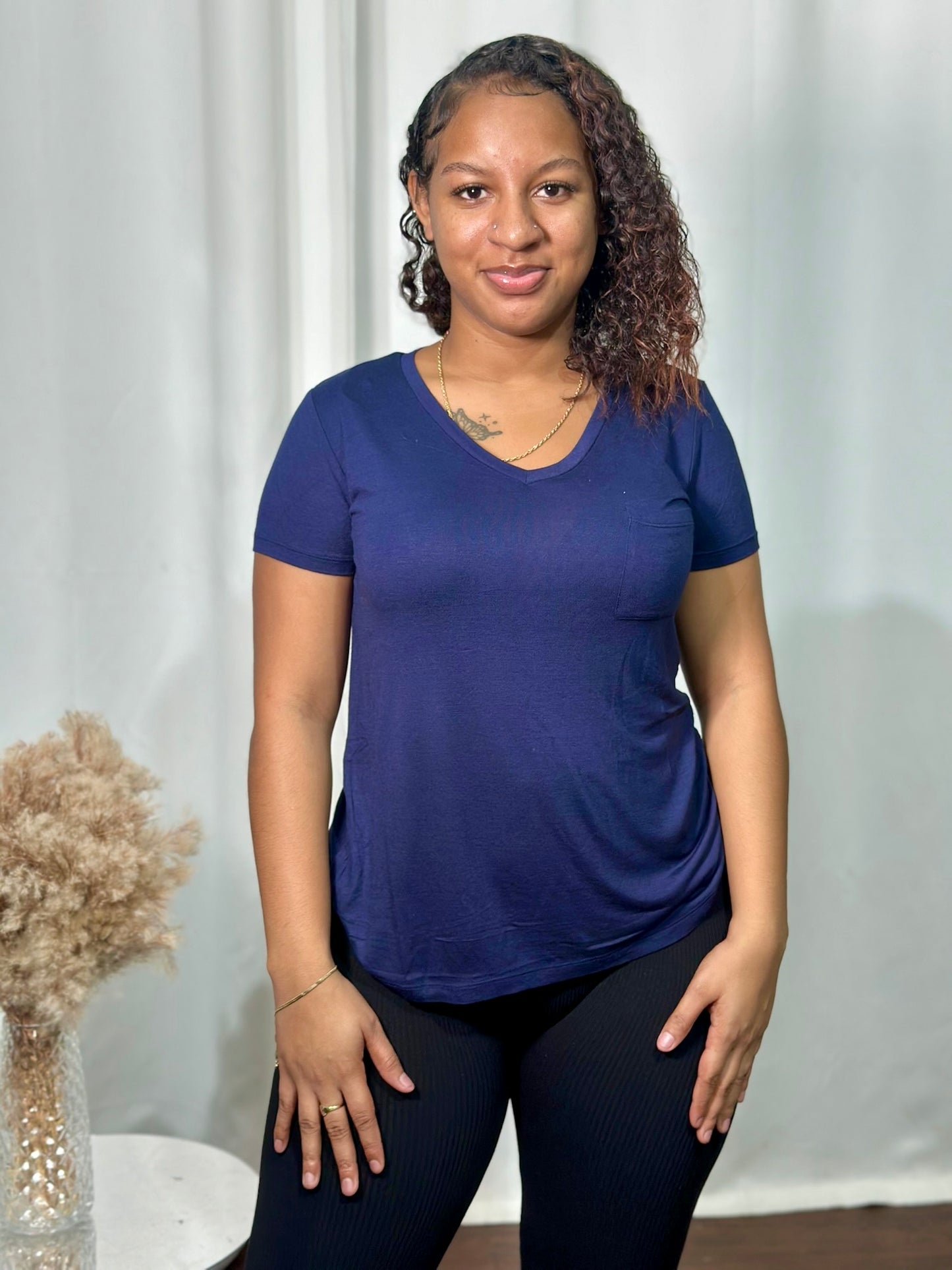 V NECK SHORT SLEEVE W/ POCKET