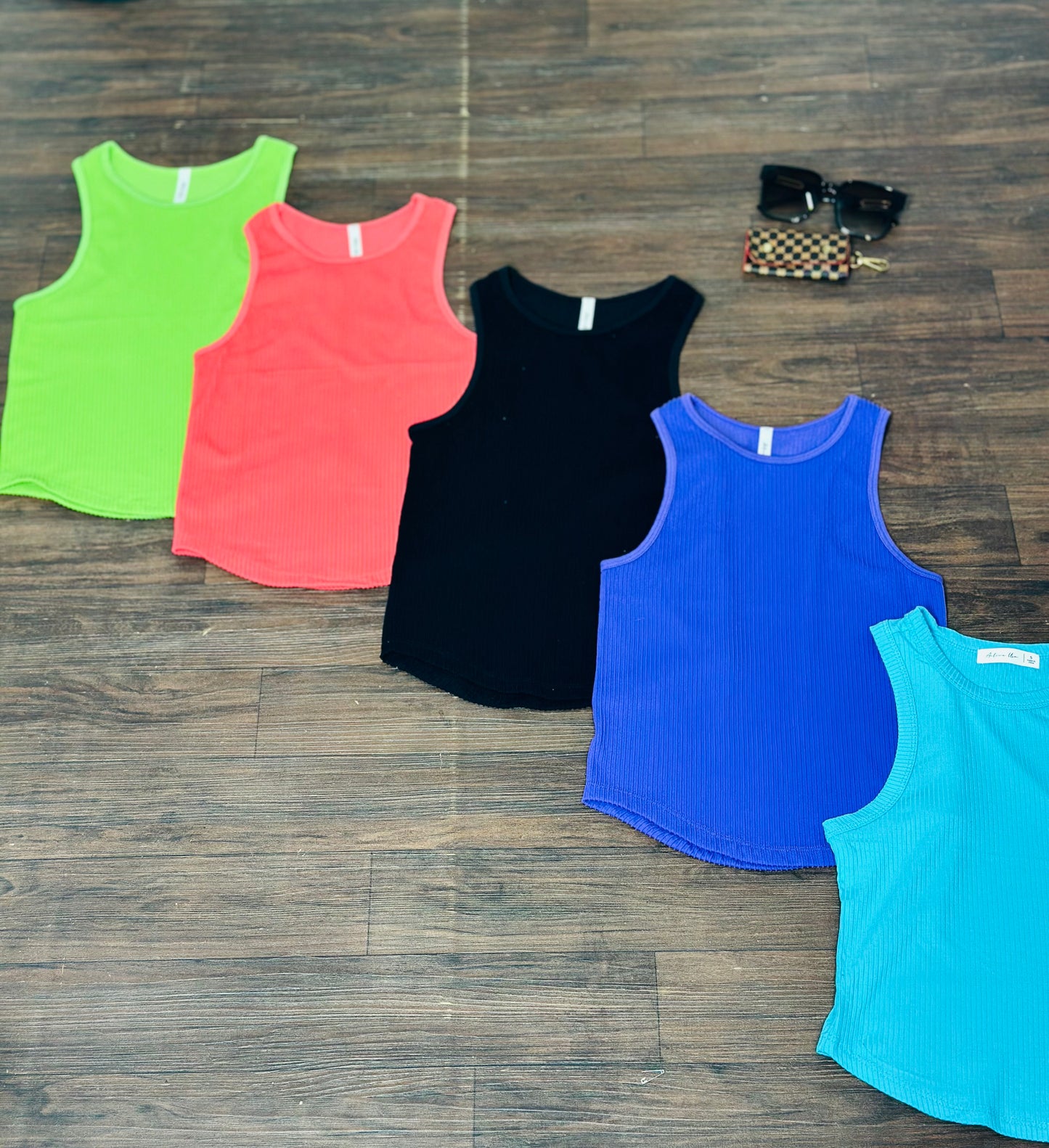SEAMLESS RACERBACK RIBBED TOP