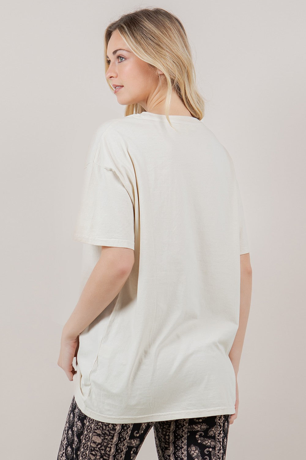 HOWDY OVERSIZED GRAPHIC TEE