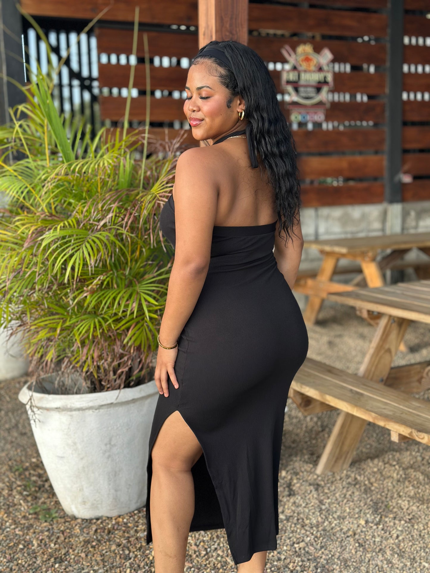HALTER NECK RIBBED MIDI DRESS W/ SIDE SLIT