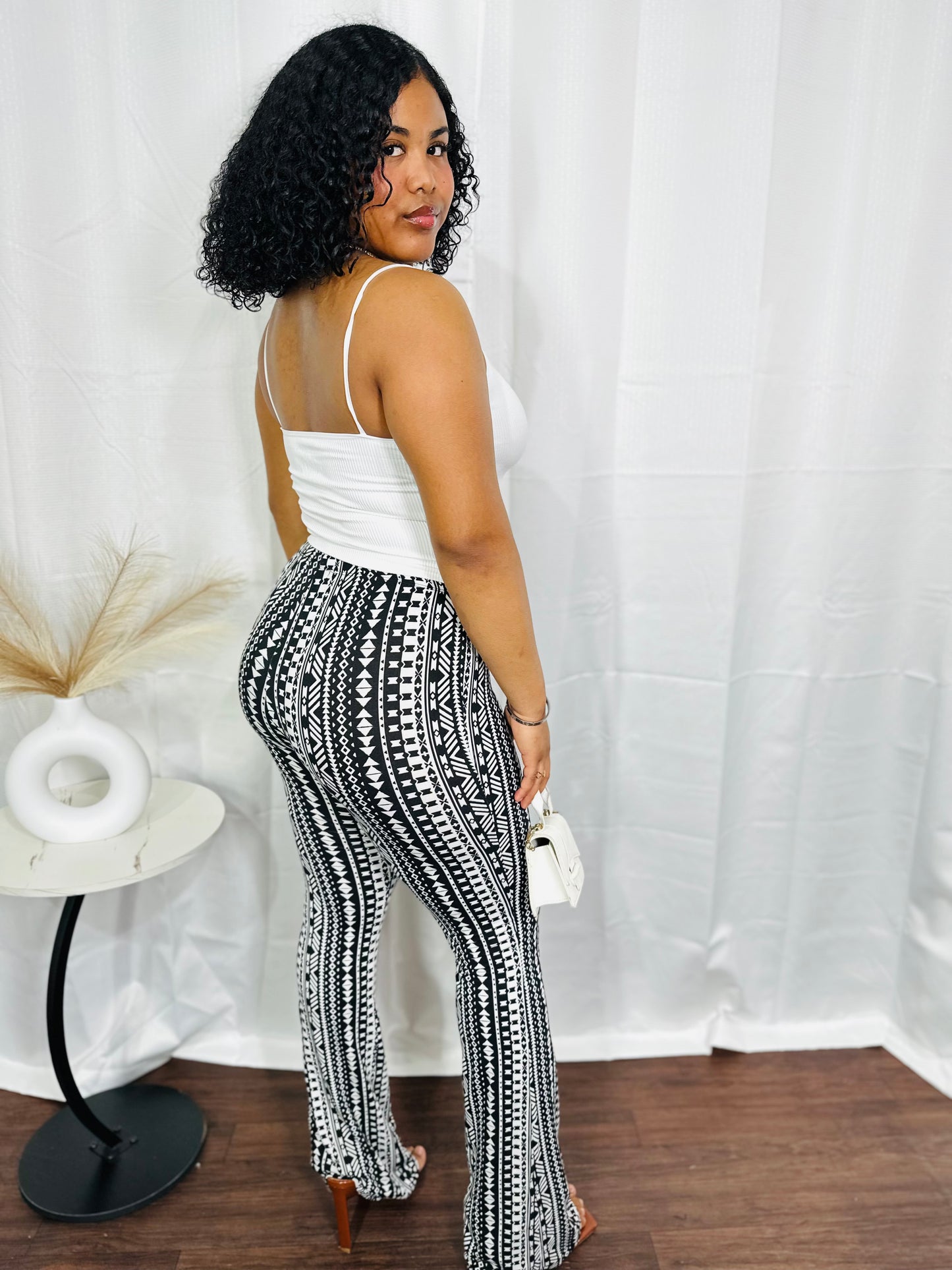 AZTEC PRINT FLARE PANTS