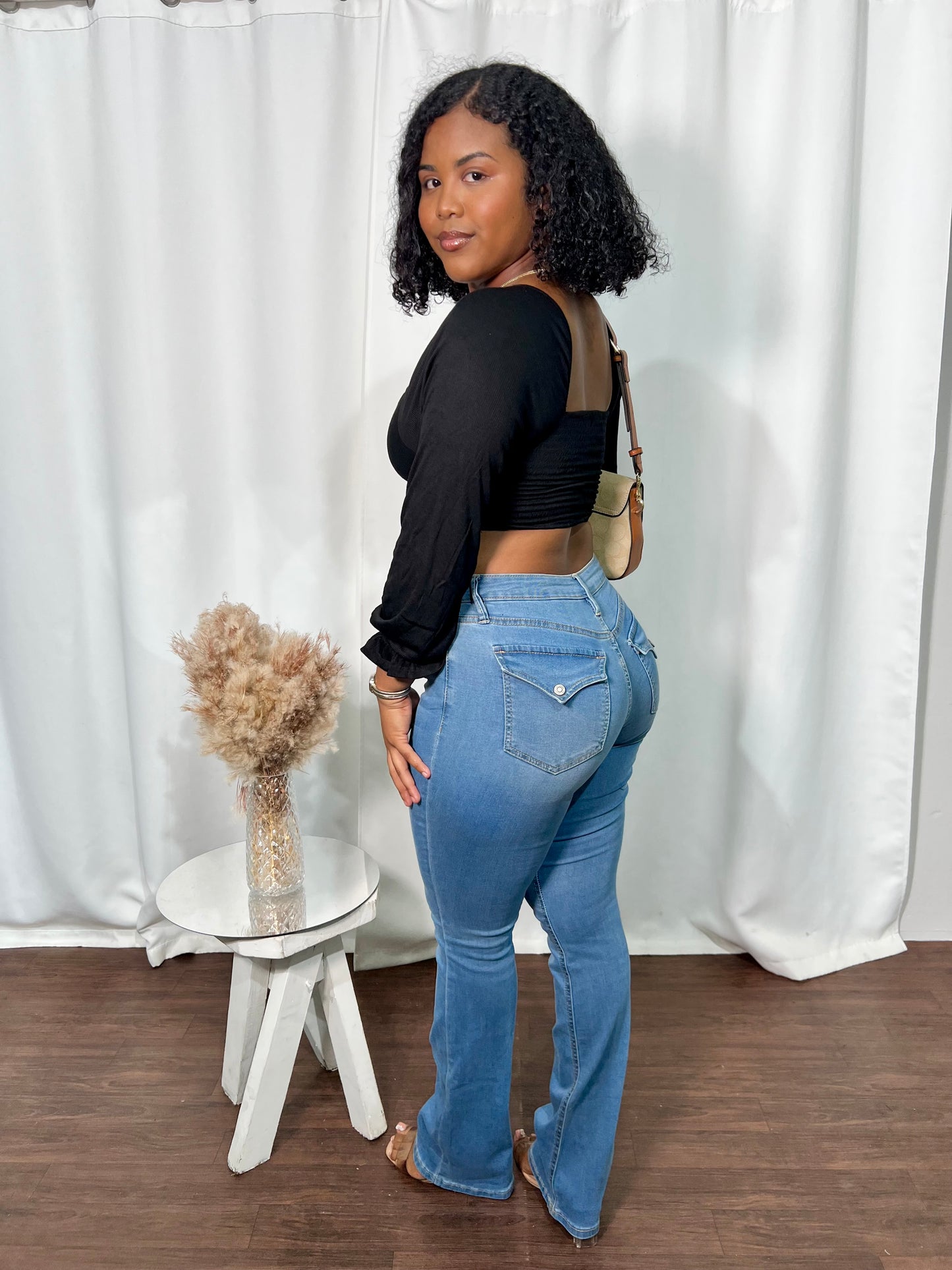 TWISTED, LONG SLEEVE V-NECK CROP TOP