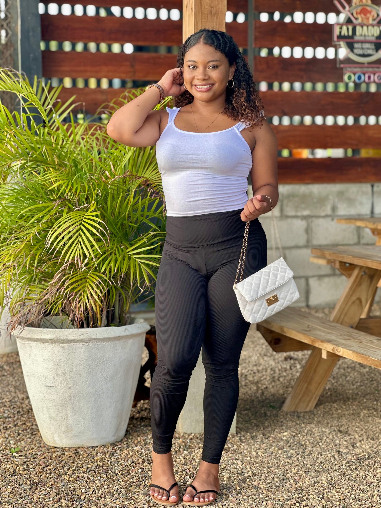 RIBBED HIGH-WAIST LEGGINGS