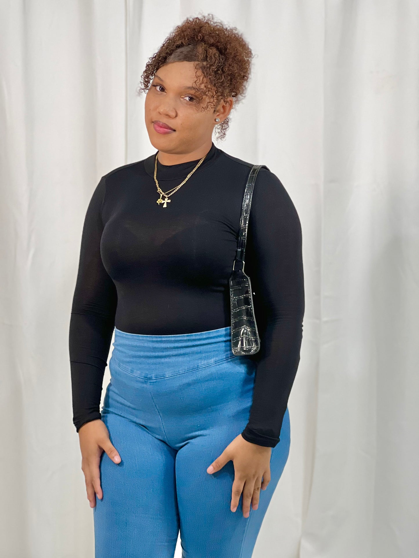 CREW NECK LONG SLEEVE TOP