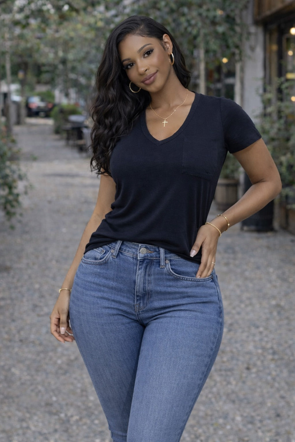 V NECK SHORT SLEEVE W/ POCKET