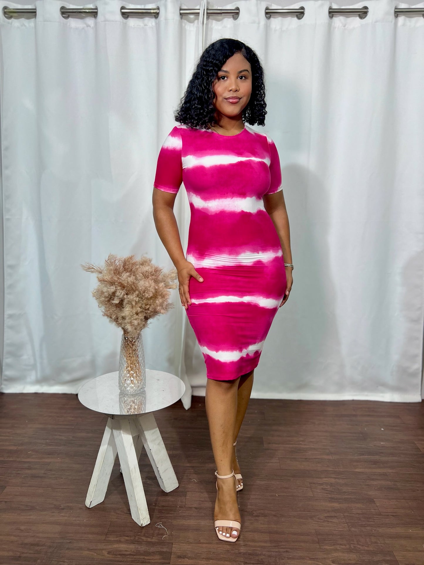 TIE DYE MELODY SHORT SLEEVE MIDI DRESS