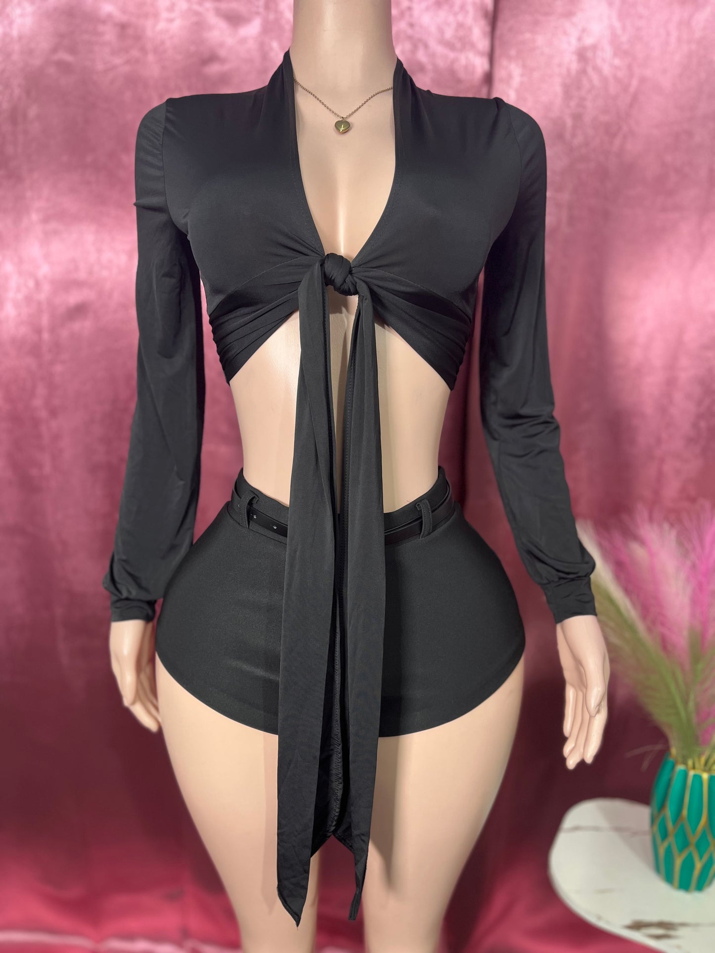 TIE FRONT LONG SLEEVE CROP TOP