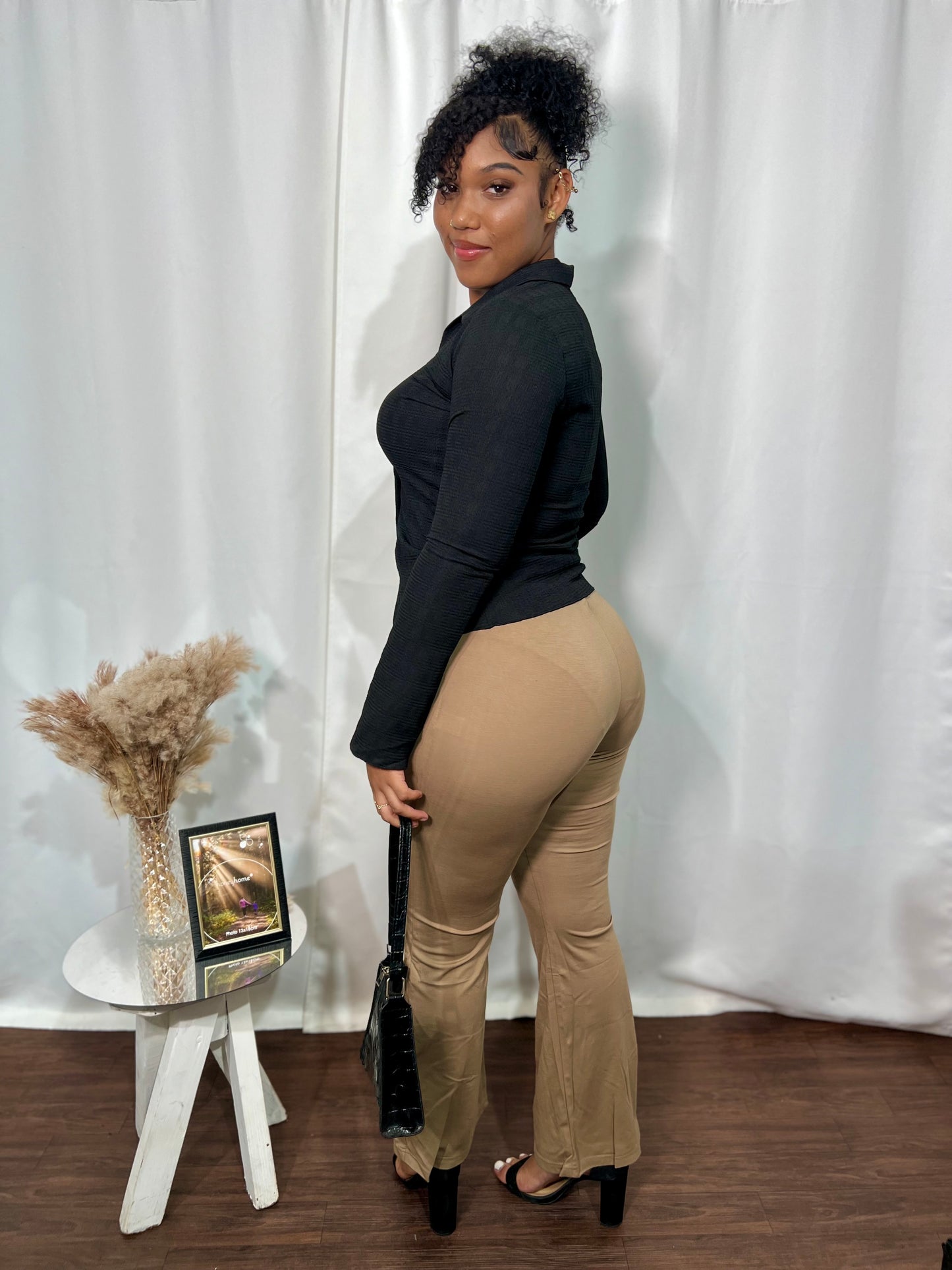 RIBBED FLARED PANT W/ SLIT