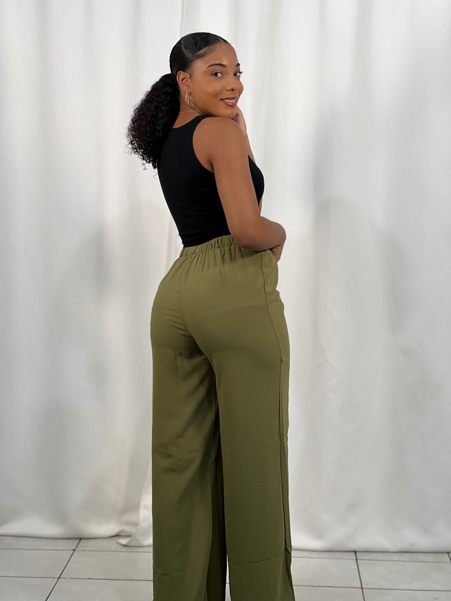 CALM BUT SEXY DRAWSTRING PANTS W/ THIGH-HIGH SPLITS