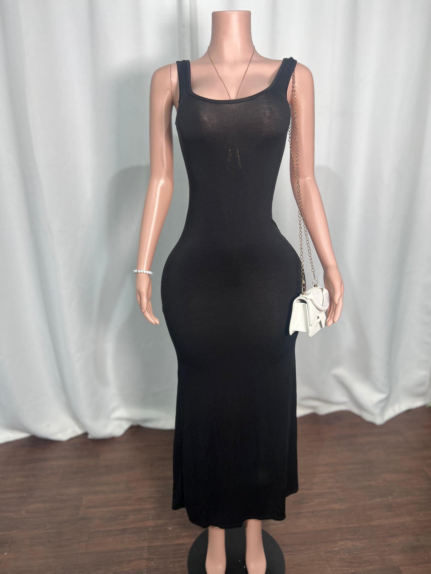 PLAIN SCOOP NECK MAXI DRESS