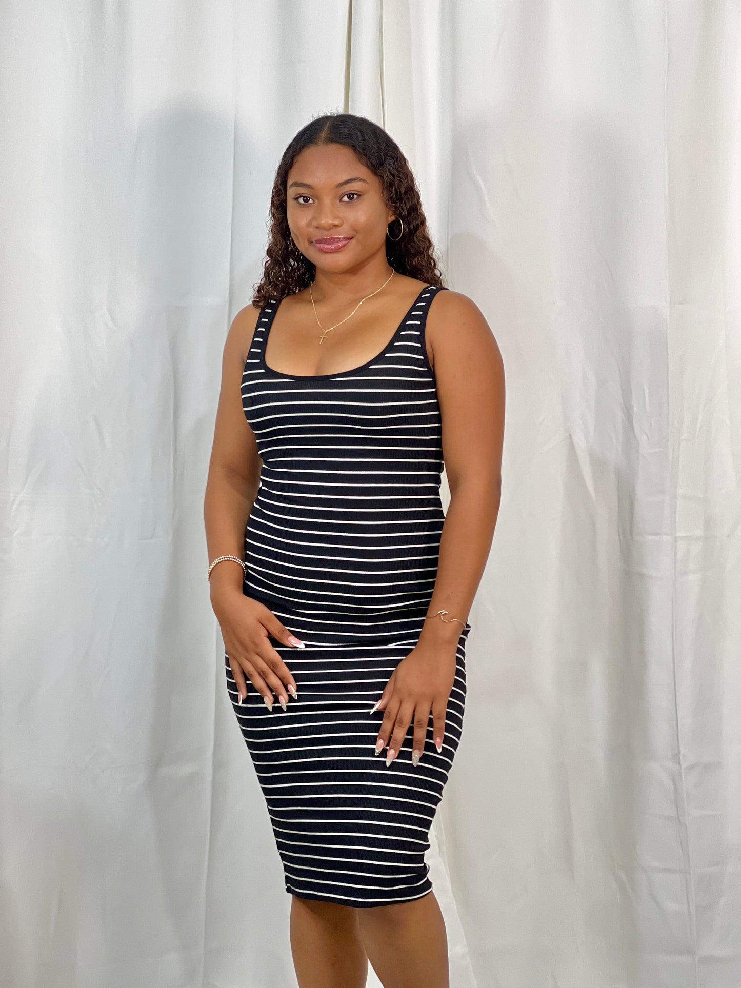 SCOOP NECK STRIPPED MIDI DRESS