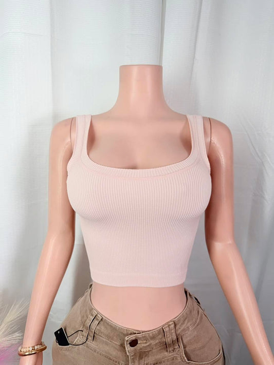 RIBBED SCOOP NECK CROP TOP