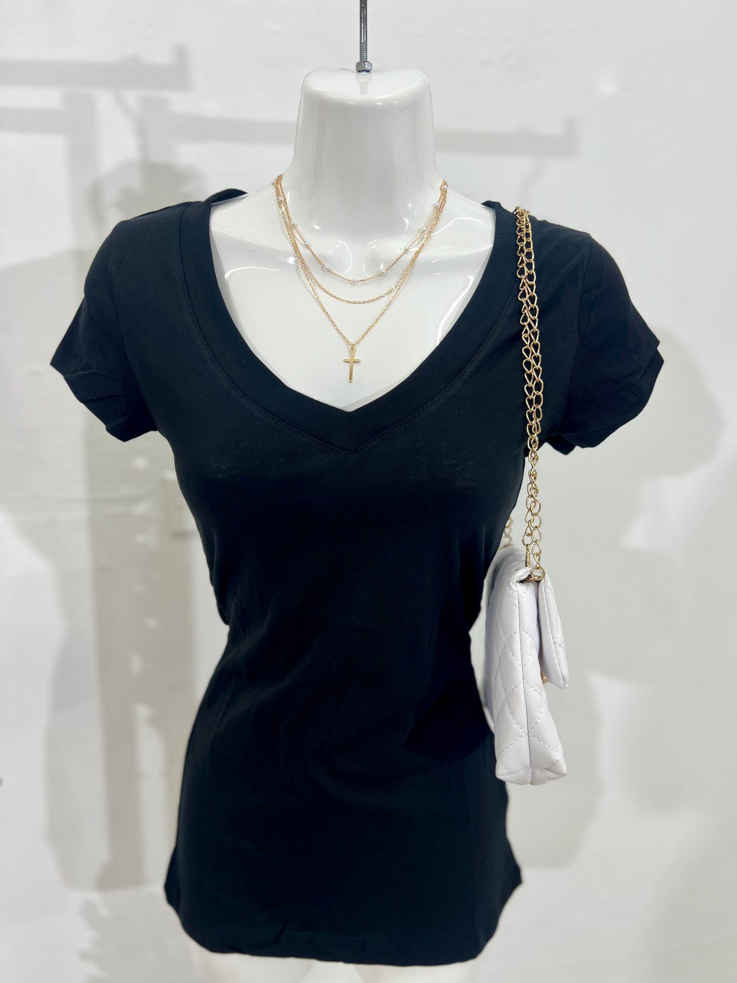 SHORT-SLEEVE V-NECK TOP