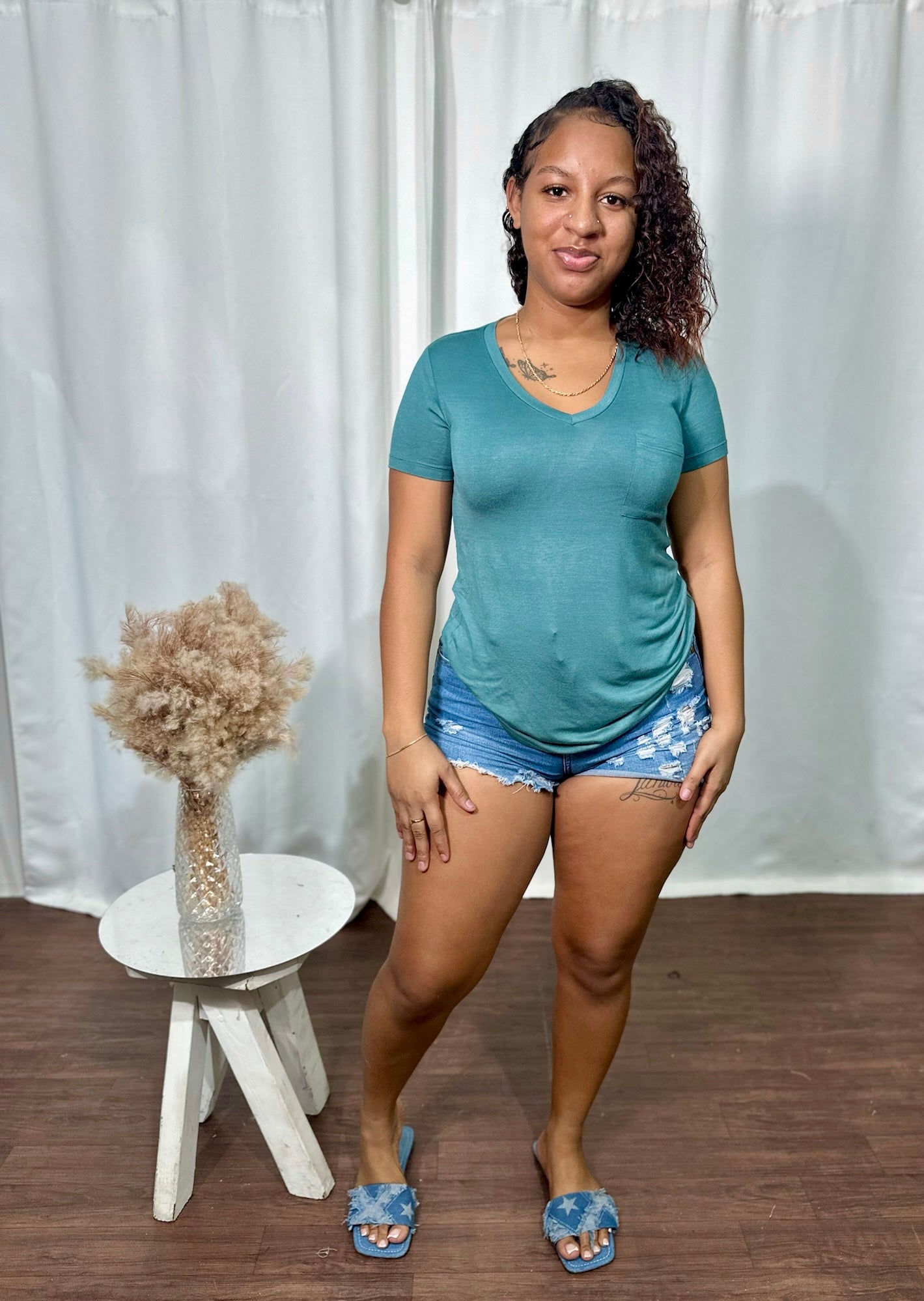 V NECK SHORT SLEEVE W/ POCKET