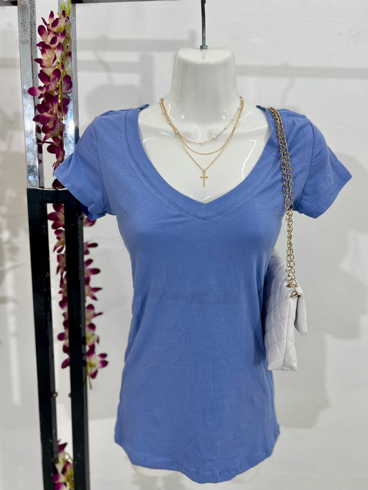 SHORT-SLEEVE V-NECK TOP