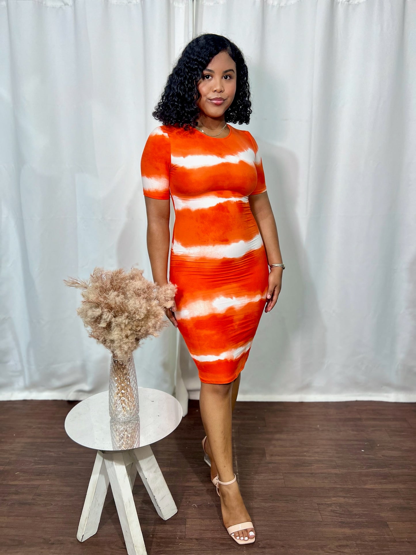 TIE DYE MELODY SHORT SLEEVE MIDI DRESS