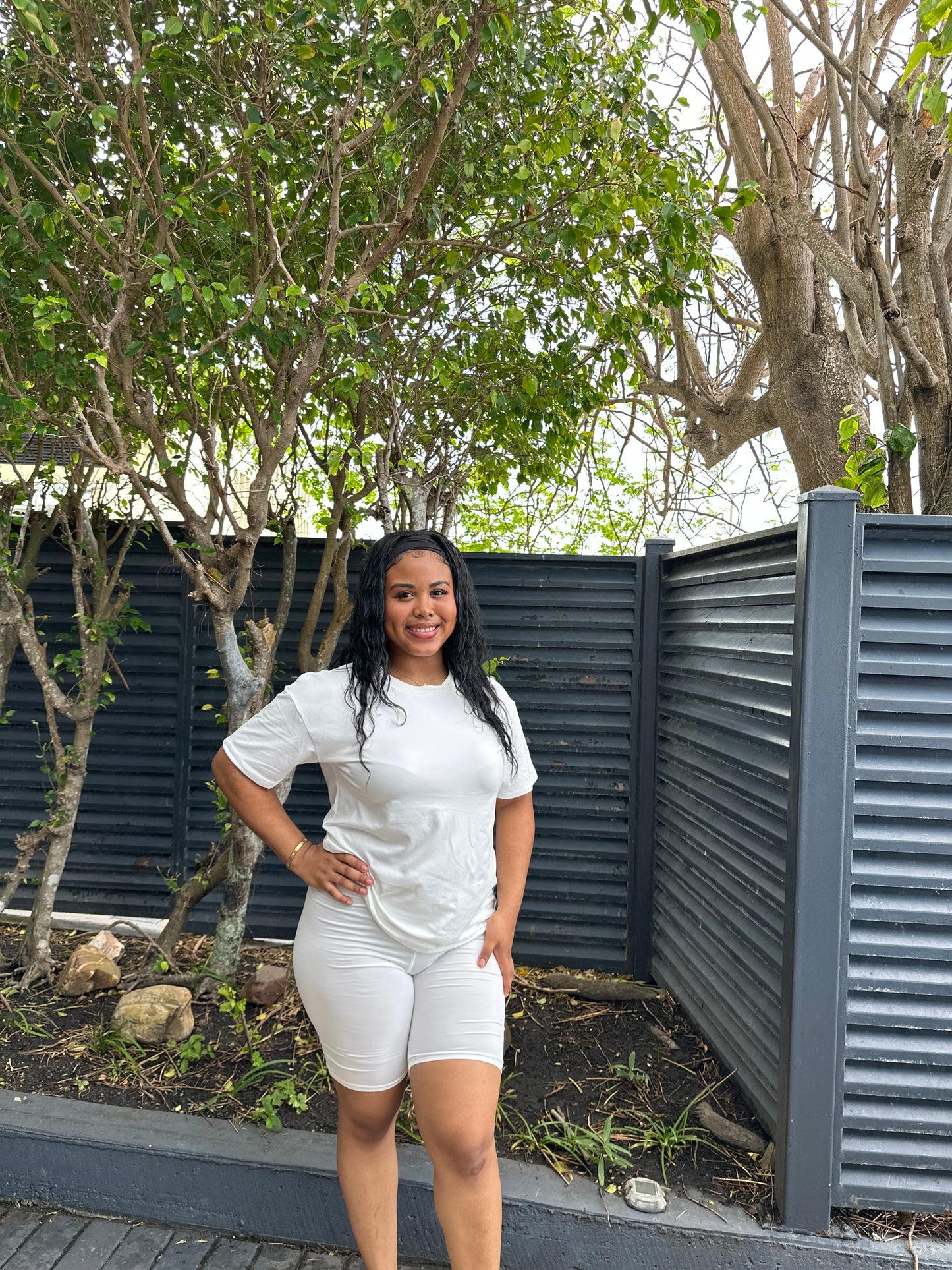 V-NECK OVERSIZED TEE/ BIKER SHORTS SET