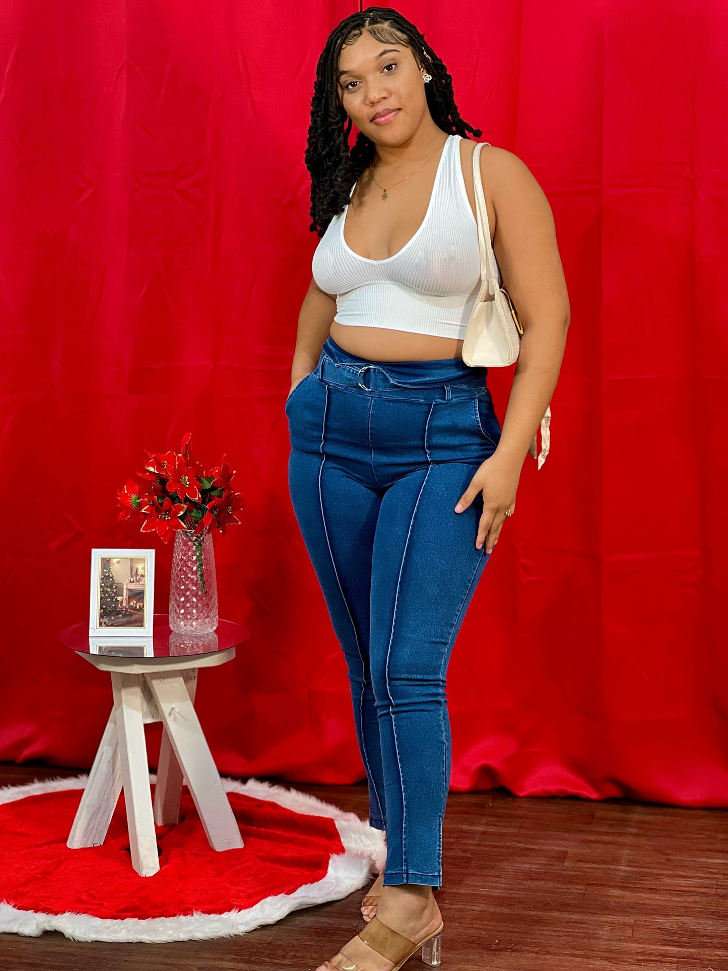 HIGH WAISTED BELTED JEANS