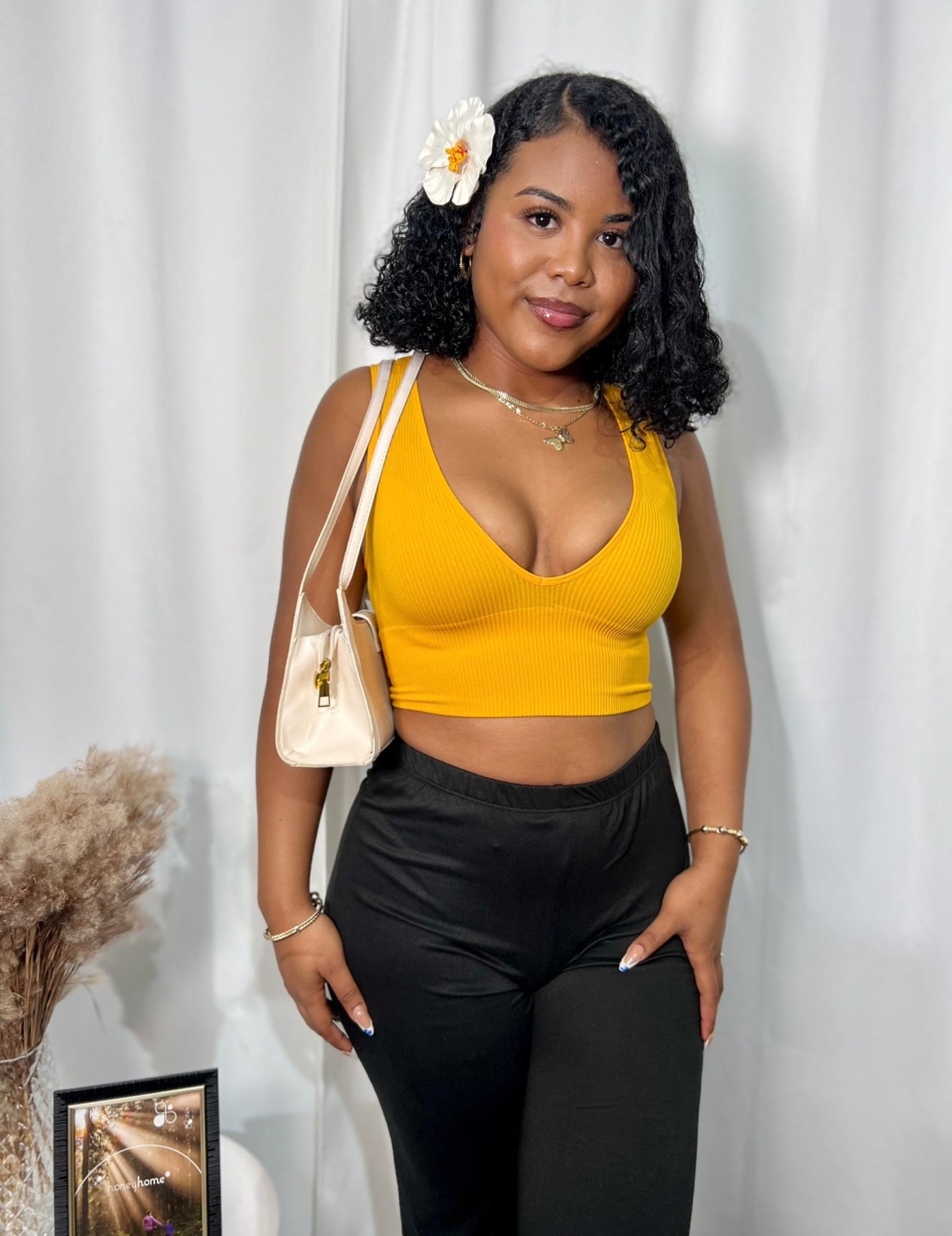 SEAMLESS VNECK CROPTOP