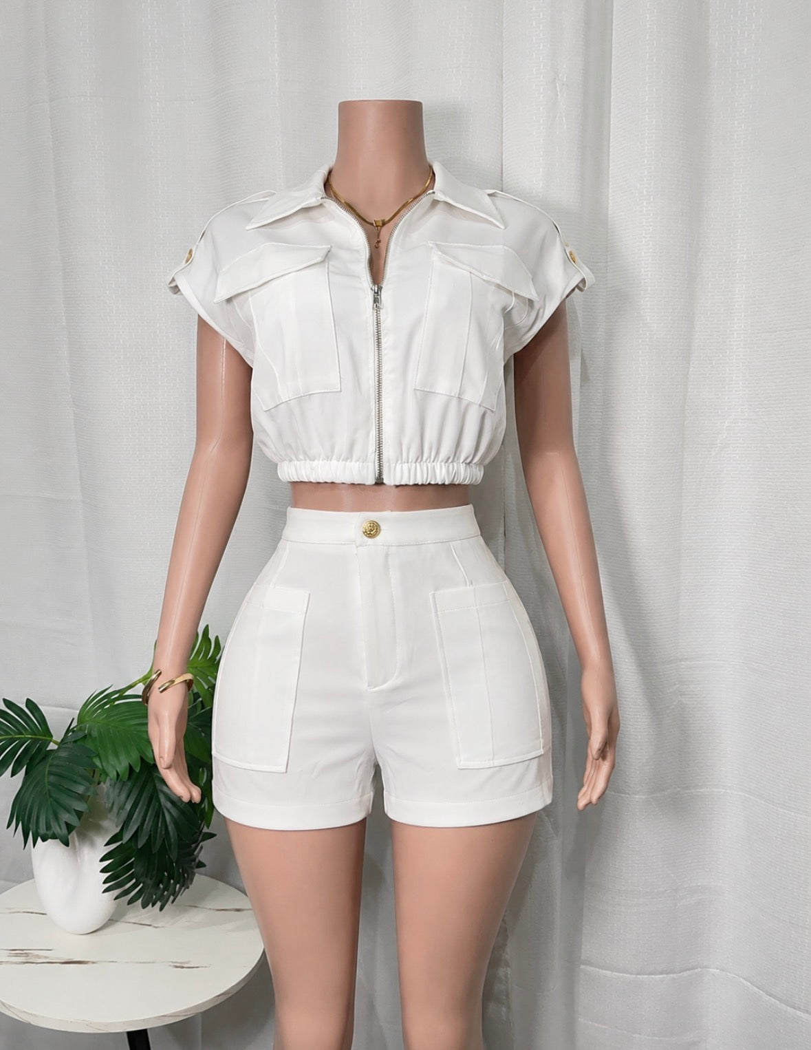 ZIP-UP, FRONT POCKETS TOP W/ SHORTS SET