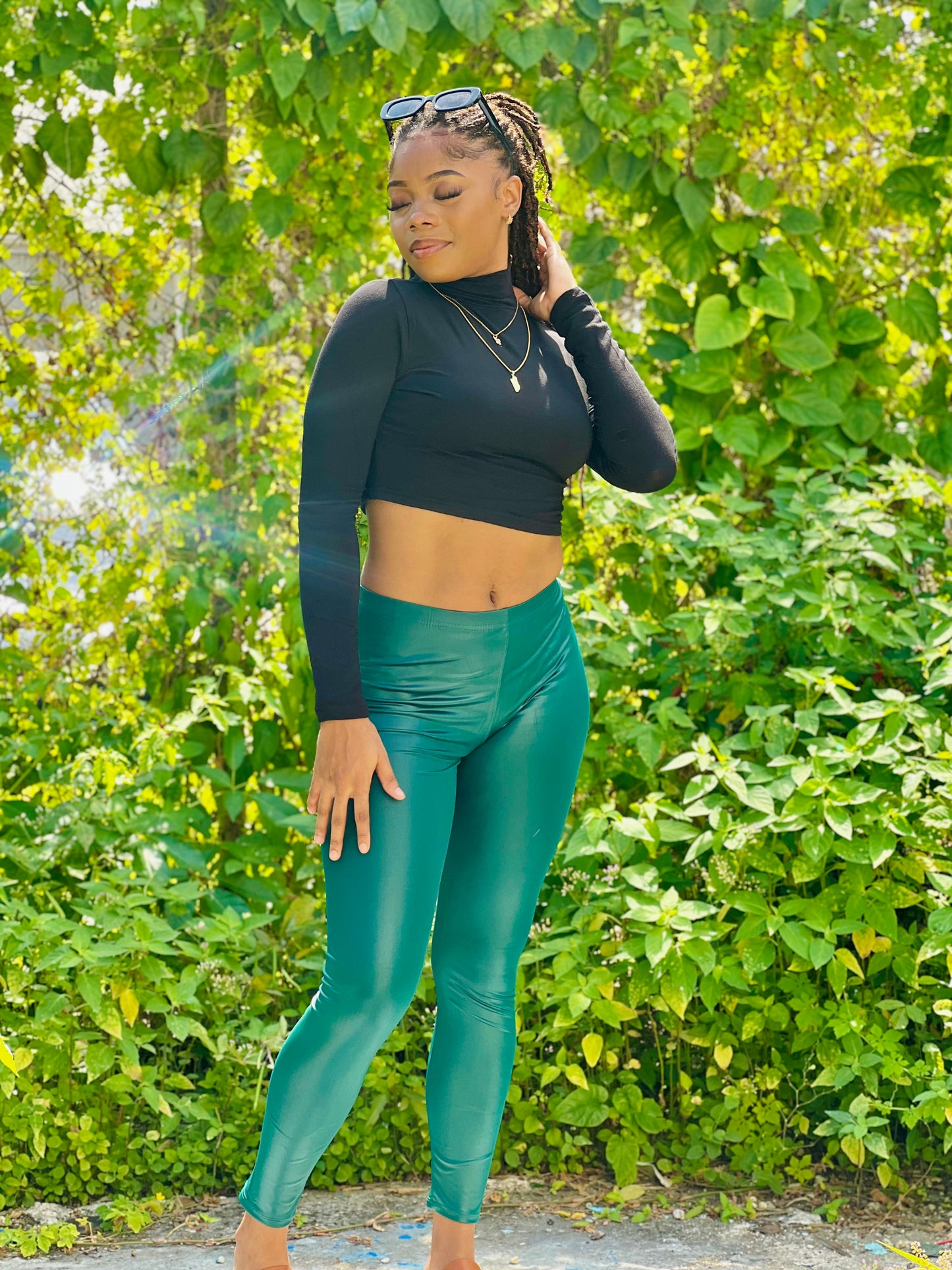 LONG-SLEEVE TURTLE NECK CROP TOP