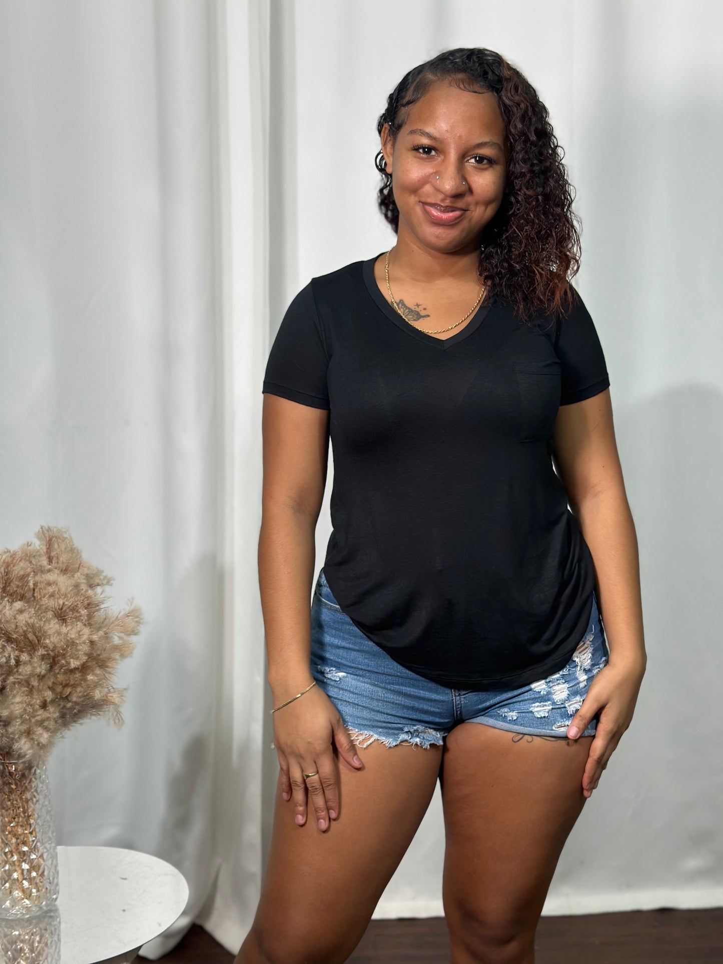 V NECK SHORT SLEEVE W/ POCKET