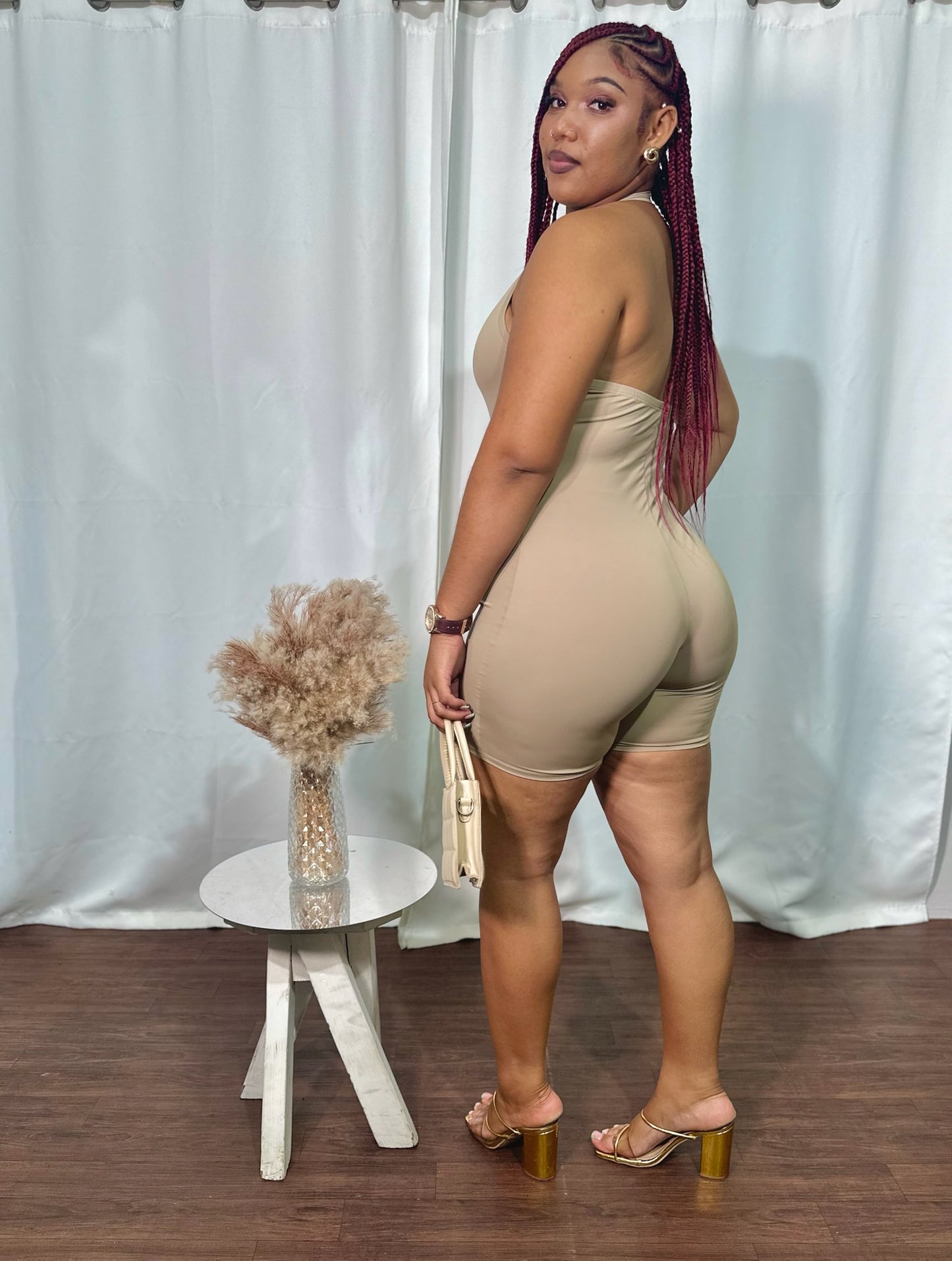 HALTER SEAMLESS ROMPER