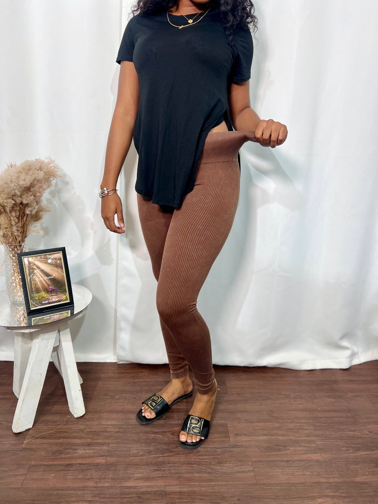 RIBBED HIGH-WAIST LEGGINGS
