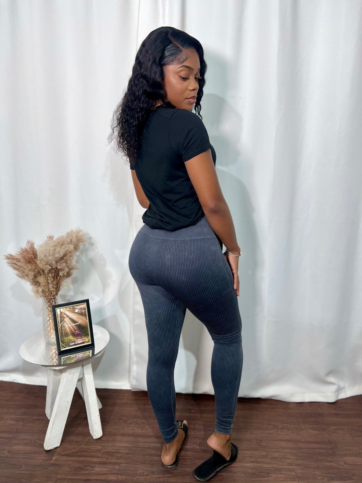 RIBBED HIGH-WAIST LEGGINGS