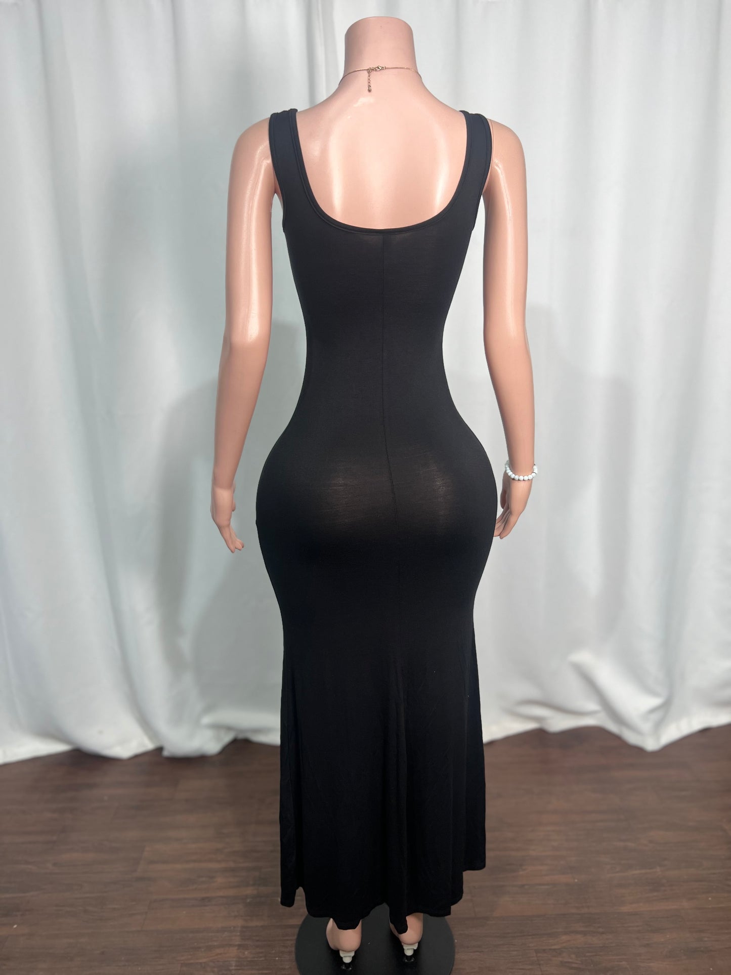 PLAIN SCOOP NECK MAXI DRESS