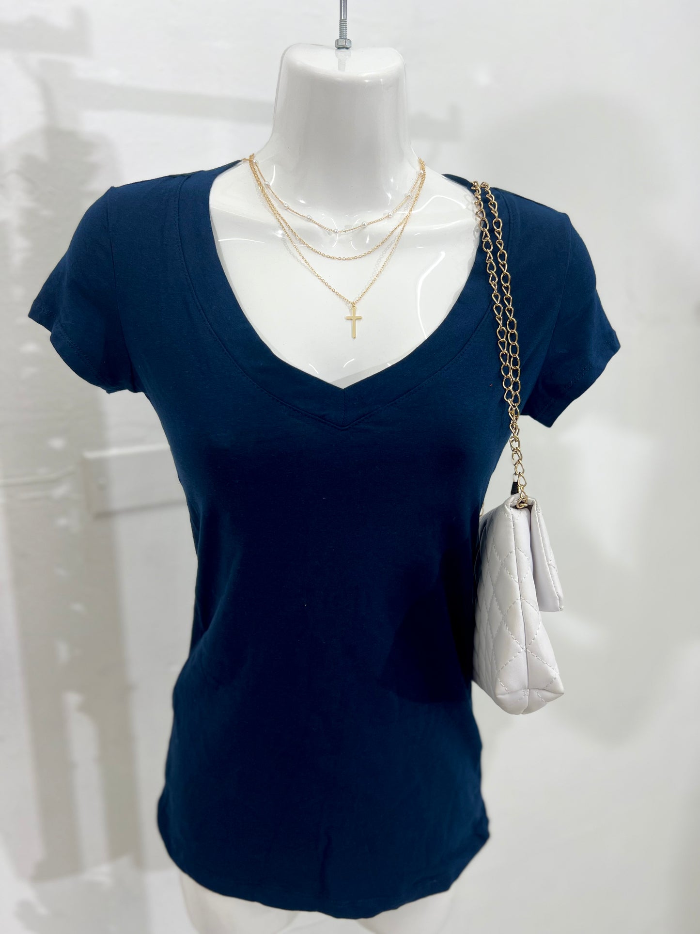 SHORT-SLEEVE V-NECK TOP