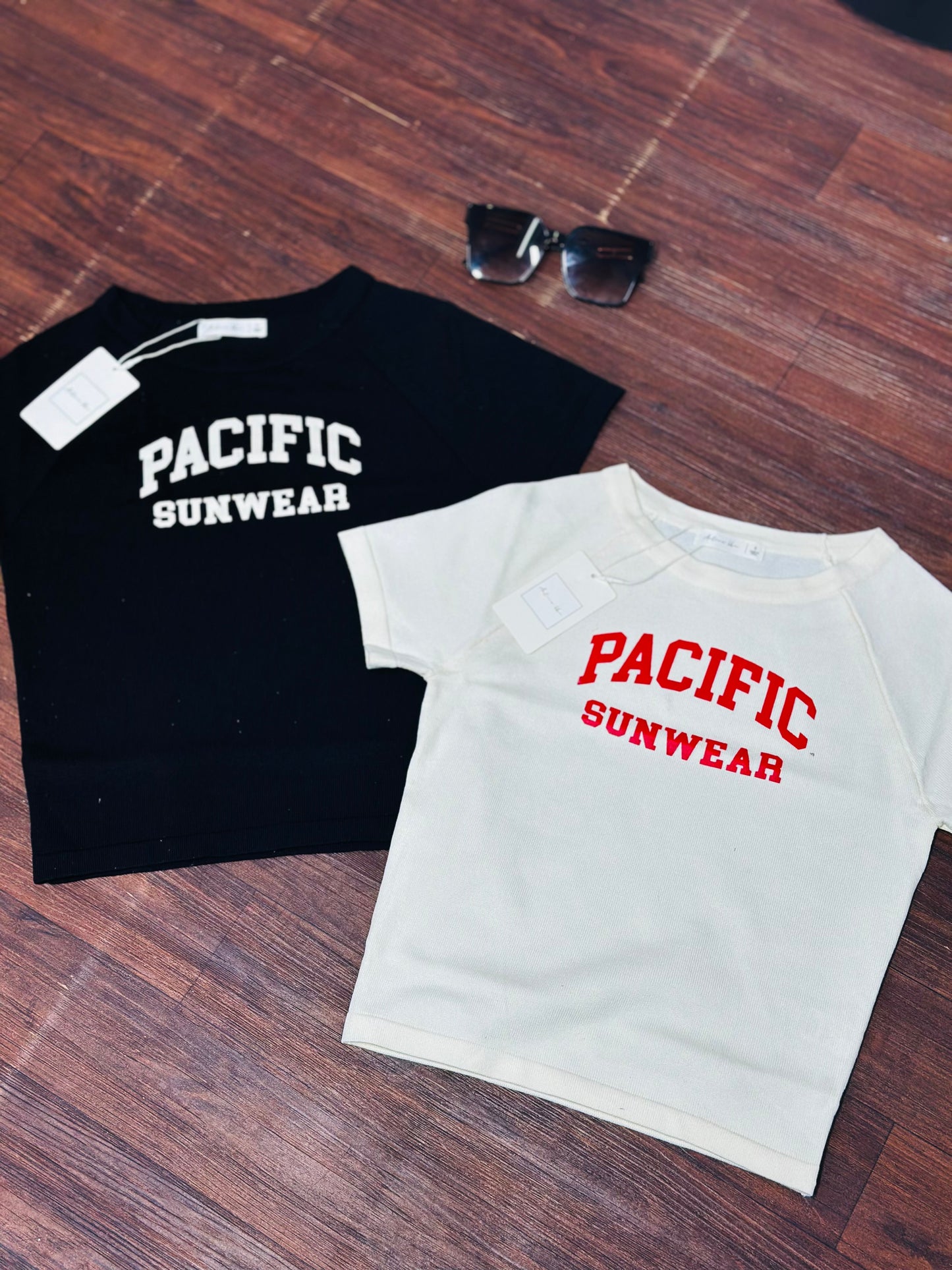 PACIFIC WEAR GRAPHIC CROP TOP