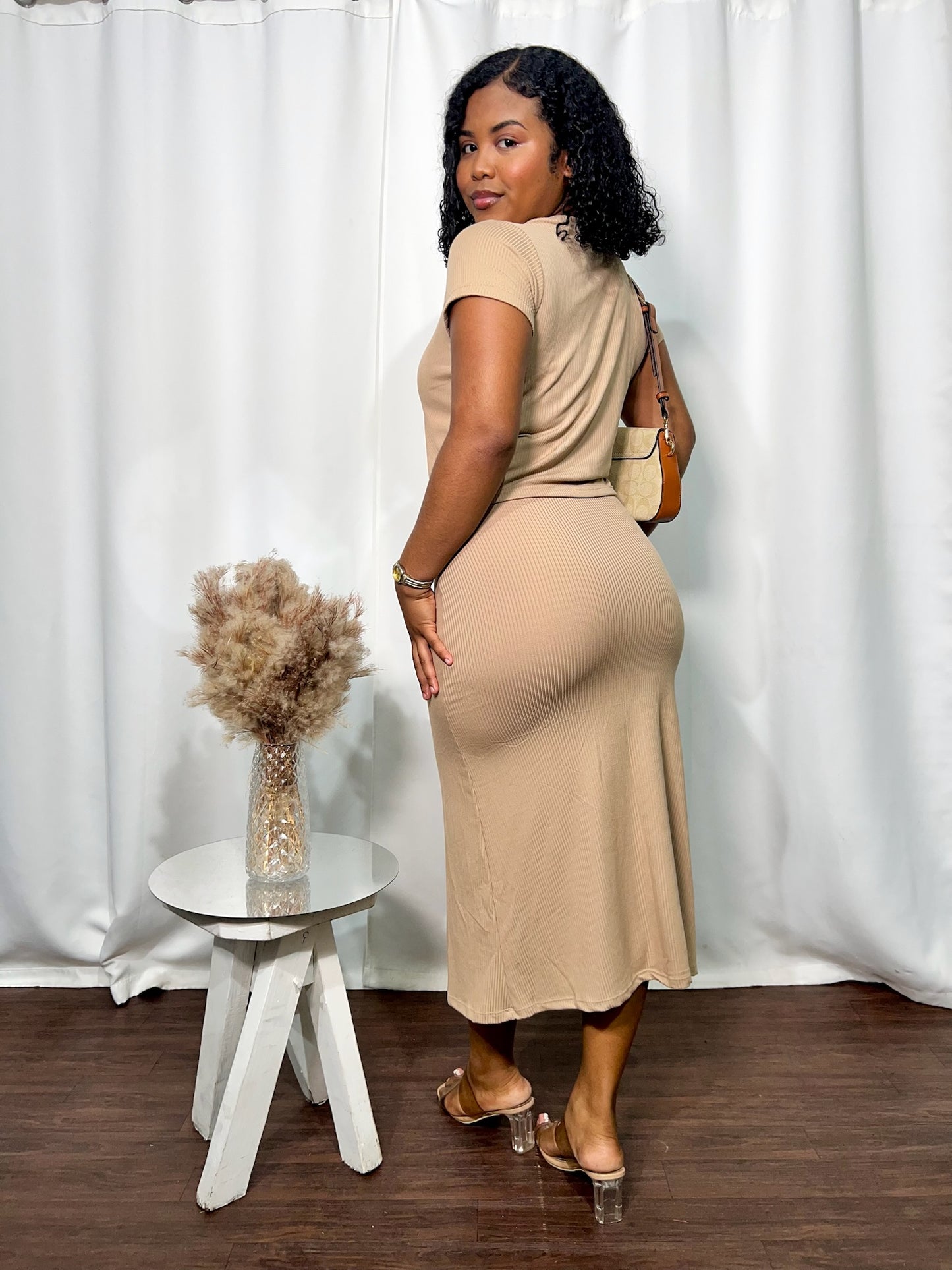 WAIST-LENGTH T-SHIRT / MIDI SKIRT RIBBED 2-PC SET