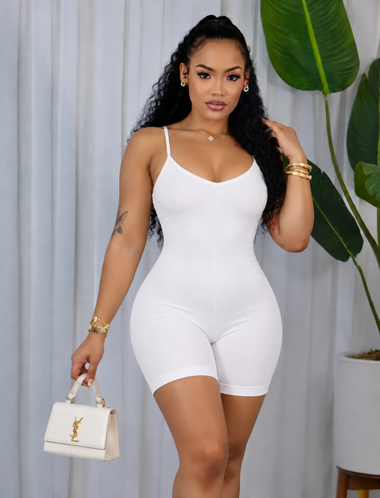 VNECK FITTED SEAMLESS ROMPER