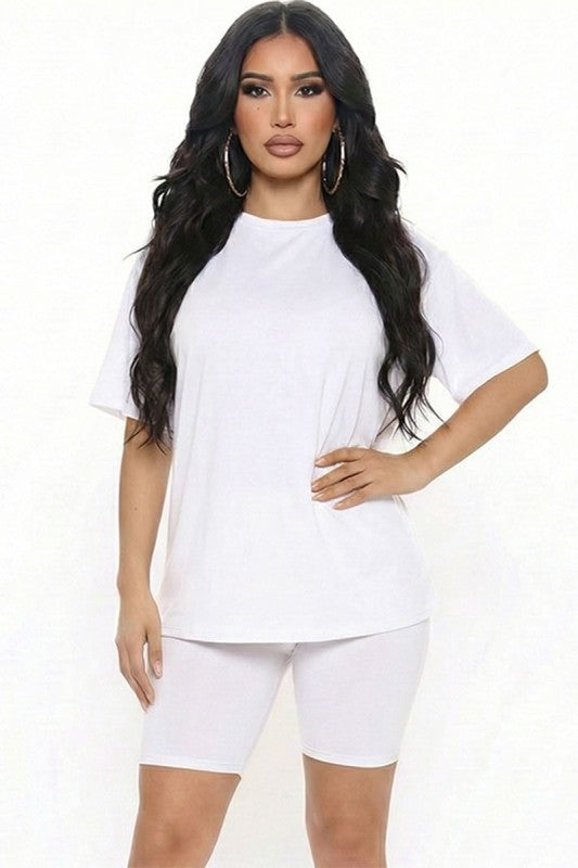 OVERSIZED TEE AND BIKERSHORTS